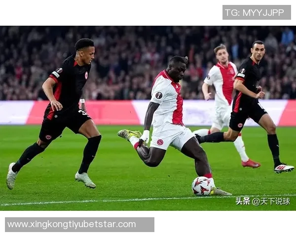 法兰克福积极推动免签引进埃因霍温18岁边锋阿约代莱托马斯